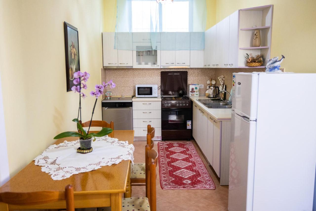 Vila Aulona Vlorë Esterno foto